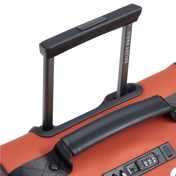 Delsey Paris Turenne SOFT
EXPANDABLE CARRY-ON SPINNER 14.25 x 10.5 x 21.75 IN - Picture 9 of 16